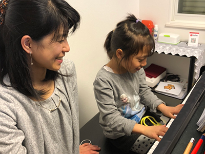 藤沢ピアノ音楽教室は「学びの才能を育てる」を基本理念として、生徒ひとりひとりに寄り添い、 ピアノの楽しさ、上達の喜びを感じる指導・レッスンを行っております。